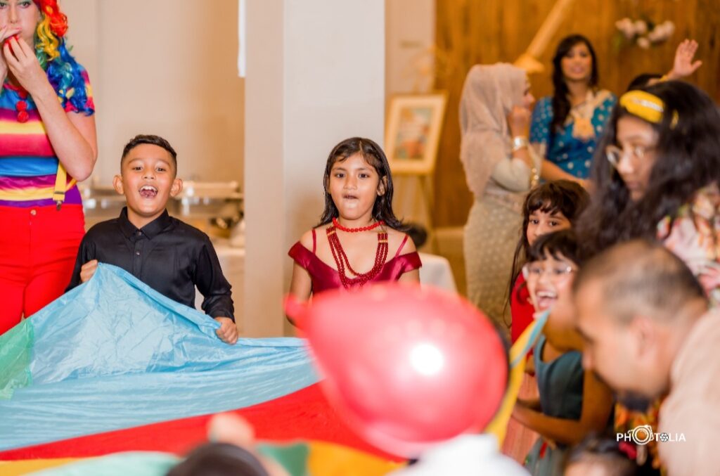 kids playing party games